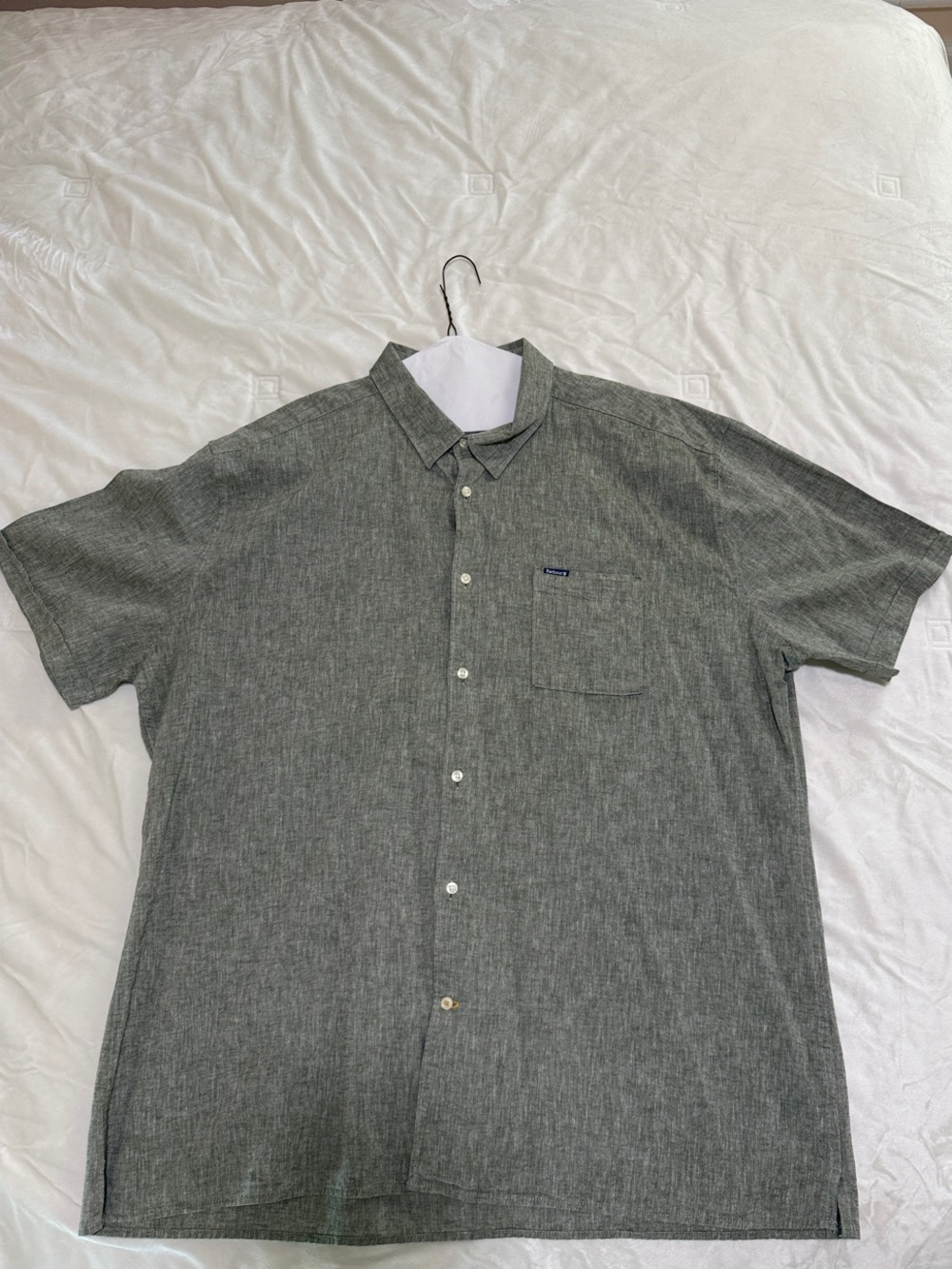 Barbour Short-Sleeve Button-Down Shirt in Olive Green